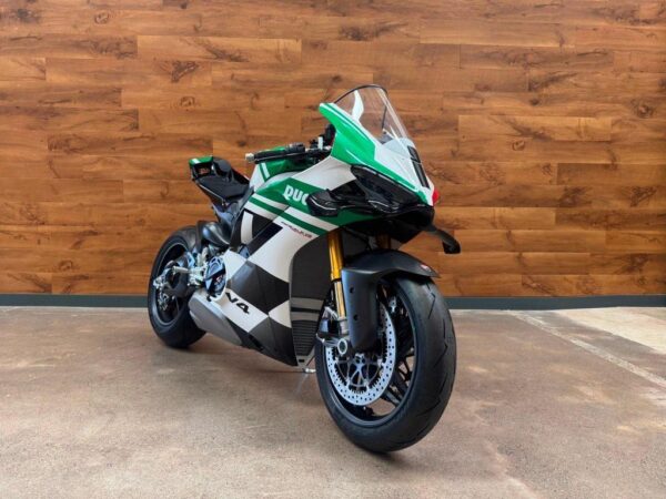Buy Ducati Panigale V4 - Image 25