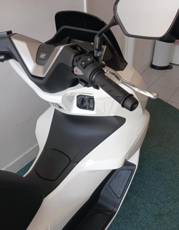 Buy Honda PCX125 - Image 9
