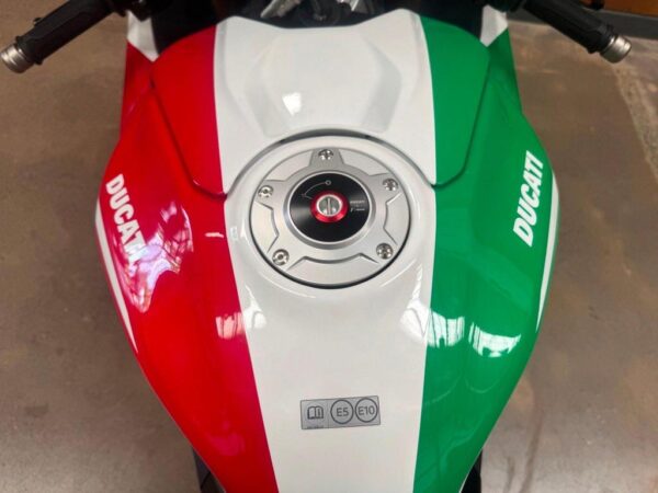 Buy Ducati Panigale V4 - Image 10